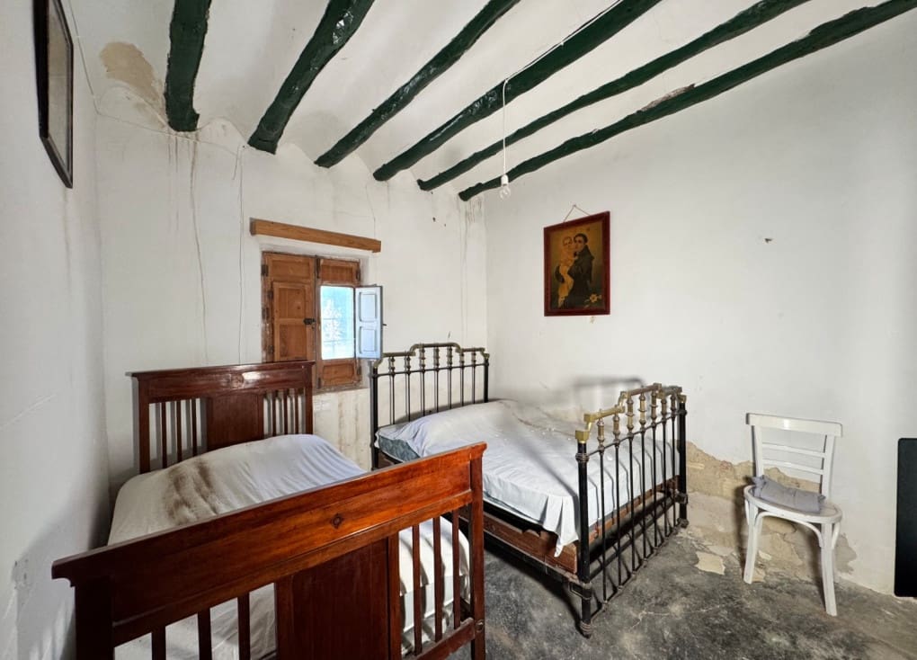 6 bedroom Finca/Country House for sale in Ricote with garage - € 110,000 (Ref: 9435159)