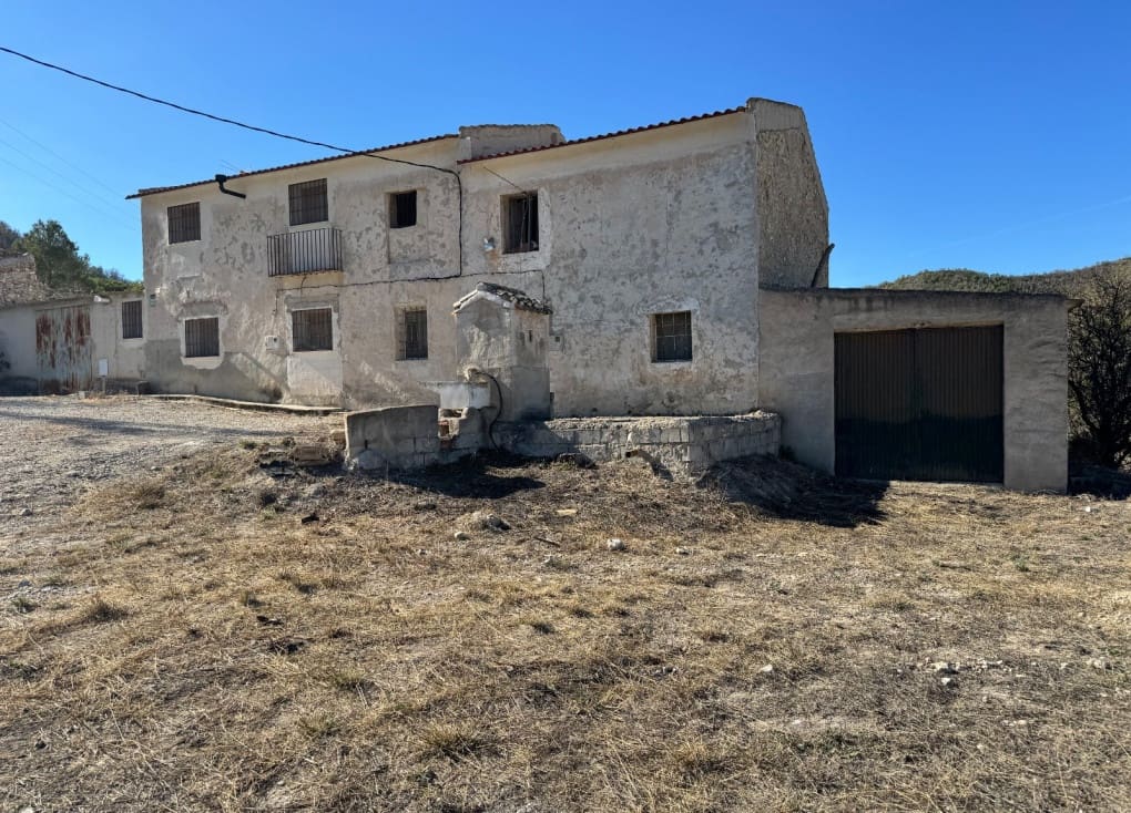 6 bedroom Finca/Country House for sale in Ricote with garage - € 110,000 (Ref: 9435159)