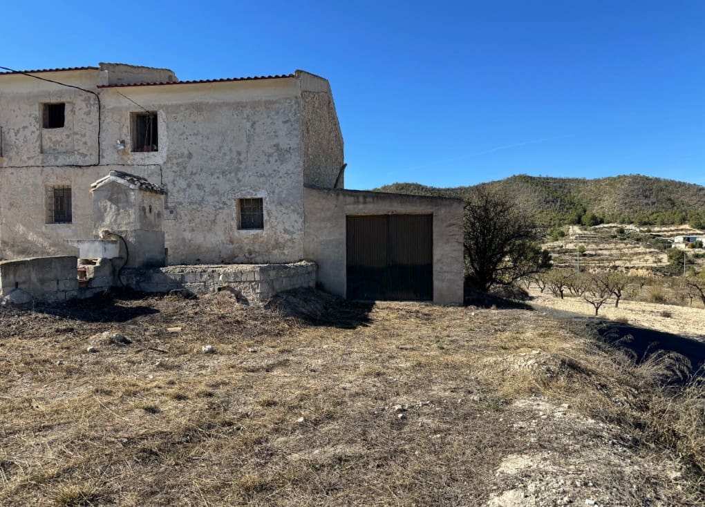 6 bedroom Finca/Country House for sale in Ricote with garage - € 110,000 (Ref: 9435159)