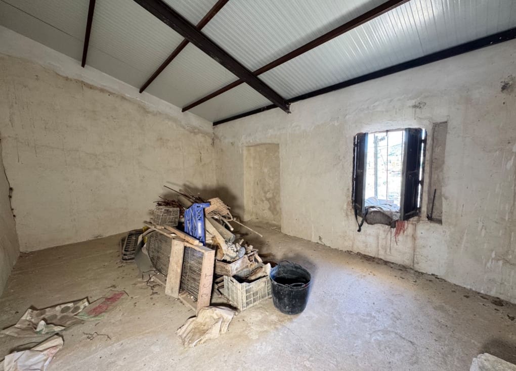 6 bedroom Finca/Country House for sale in Ricote with garage - € 110,000 (Ref: 9435159)