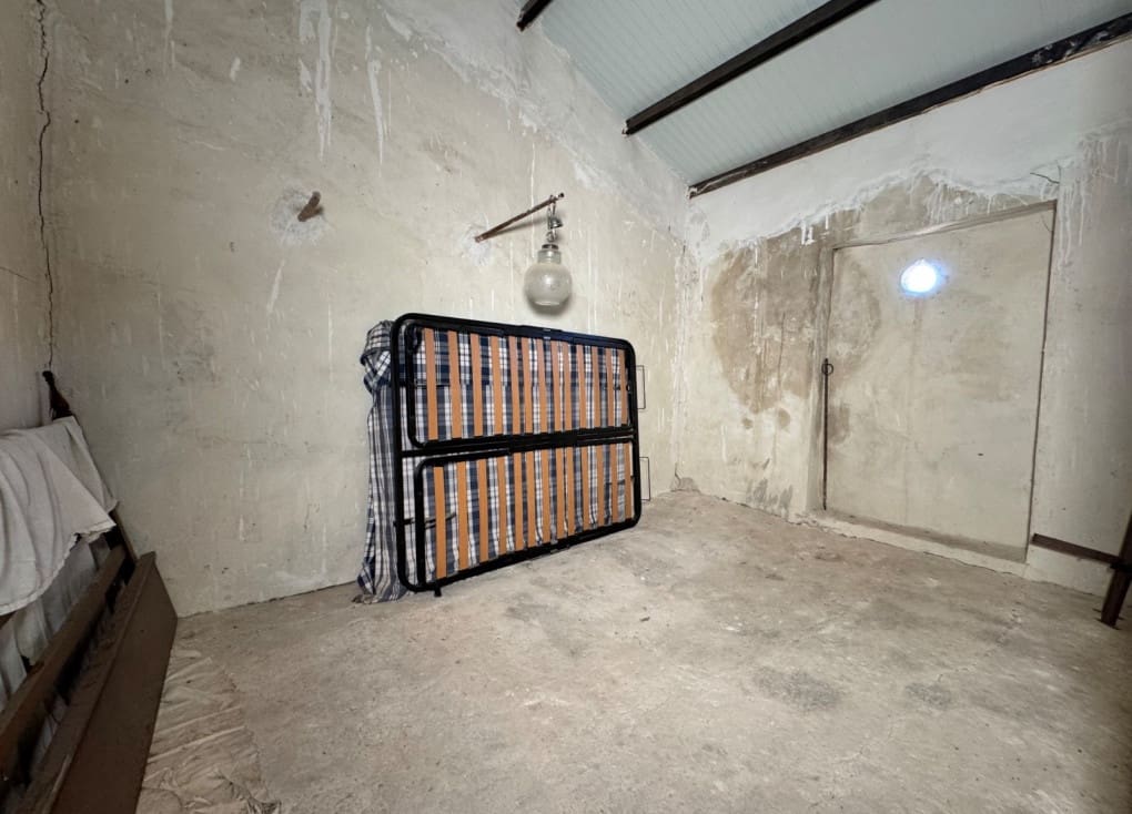 6 bedroom Finca/Country House for sale in Ricote with garage - € 110,000 (Ref: 9435159)