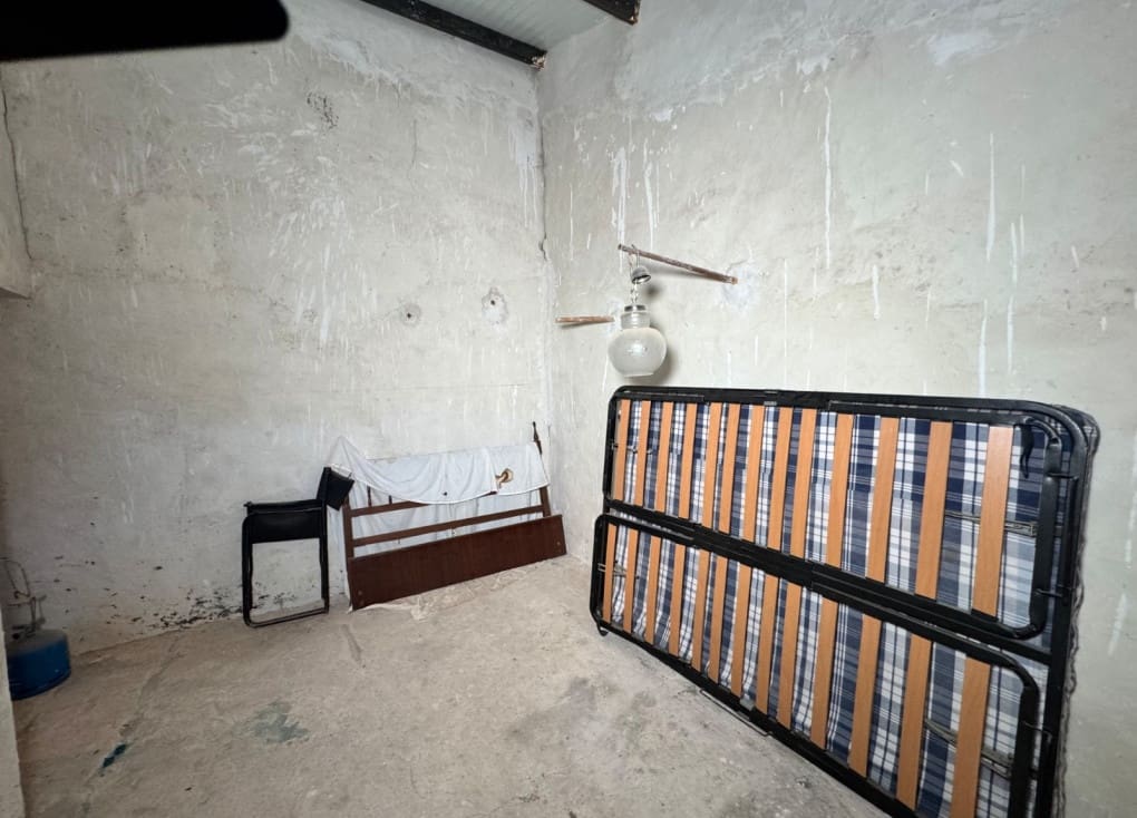 6 bedroom Finca/Country House for sale in Ricote with garage - € 110,000 (Ref: 9435159)