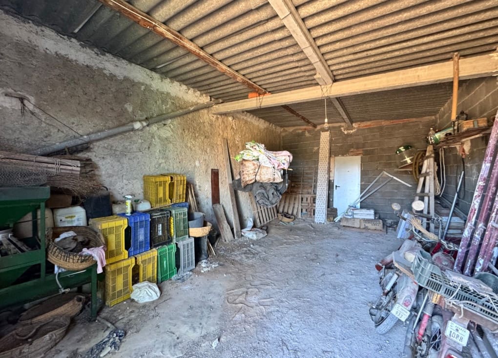 6 bedroom Finca/Country House for sale in Ricote with garage - € 110,000 (Ref: 9435159)