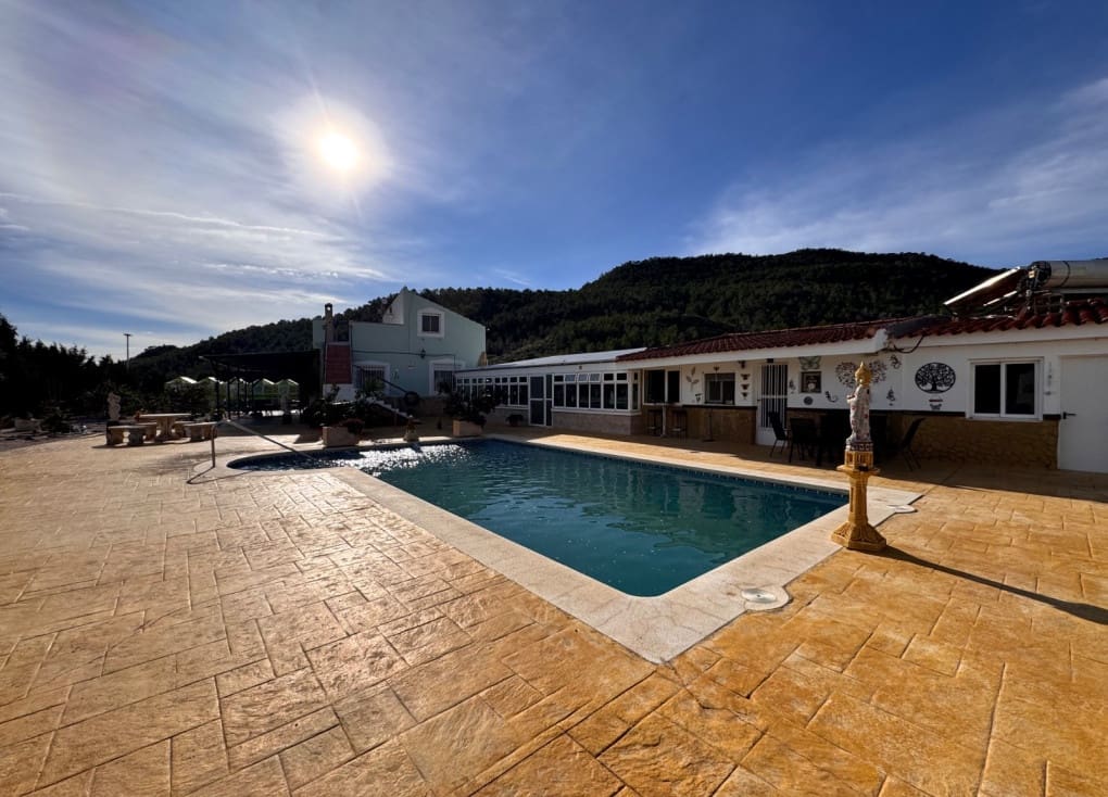 4 soveværelse Finca/Landehus til salg i Ojos med swimmingpool - € 220.000 (Ref: 9547185)