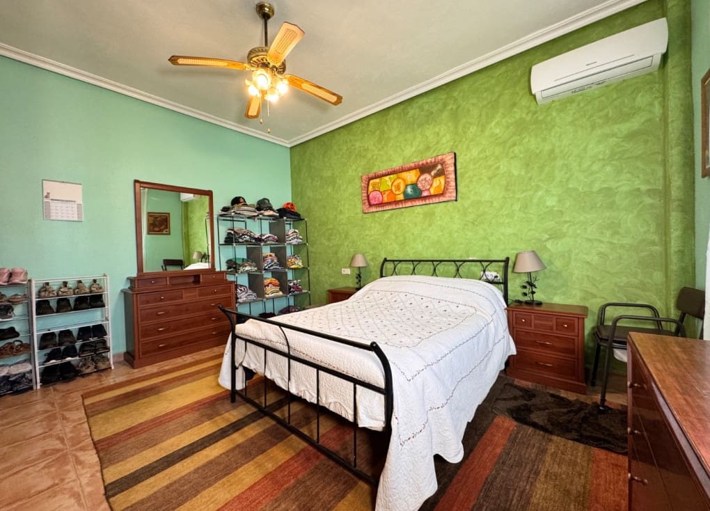 4 soveværelse Finca/Landehus til salg i Ojos med swimmingpool - € 220.000 (Ref: 9547185)