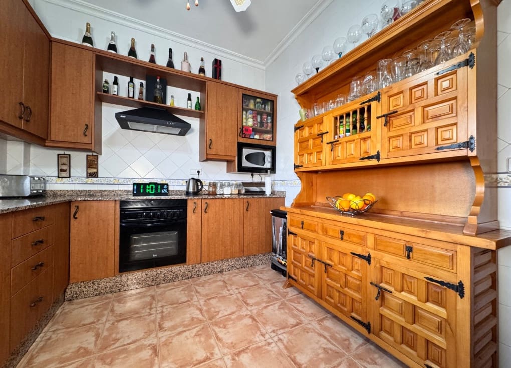 4 soveværelse Finca/Landehus til salg i Ojos med swimmingpool - € 220.000 (Ref: 9547185)