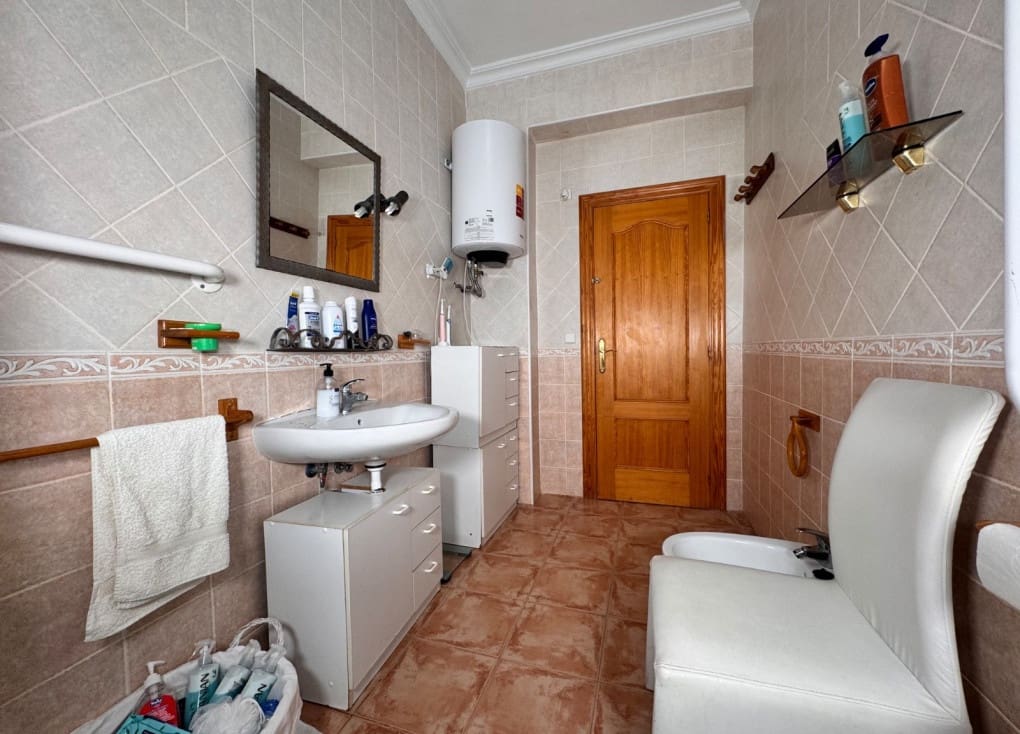 4 soveværelse Finca/Landehus til salg i Ojos med swimmingpool - € 220.000 (Ref: 9547185)