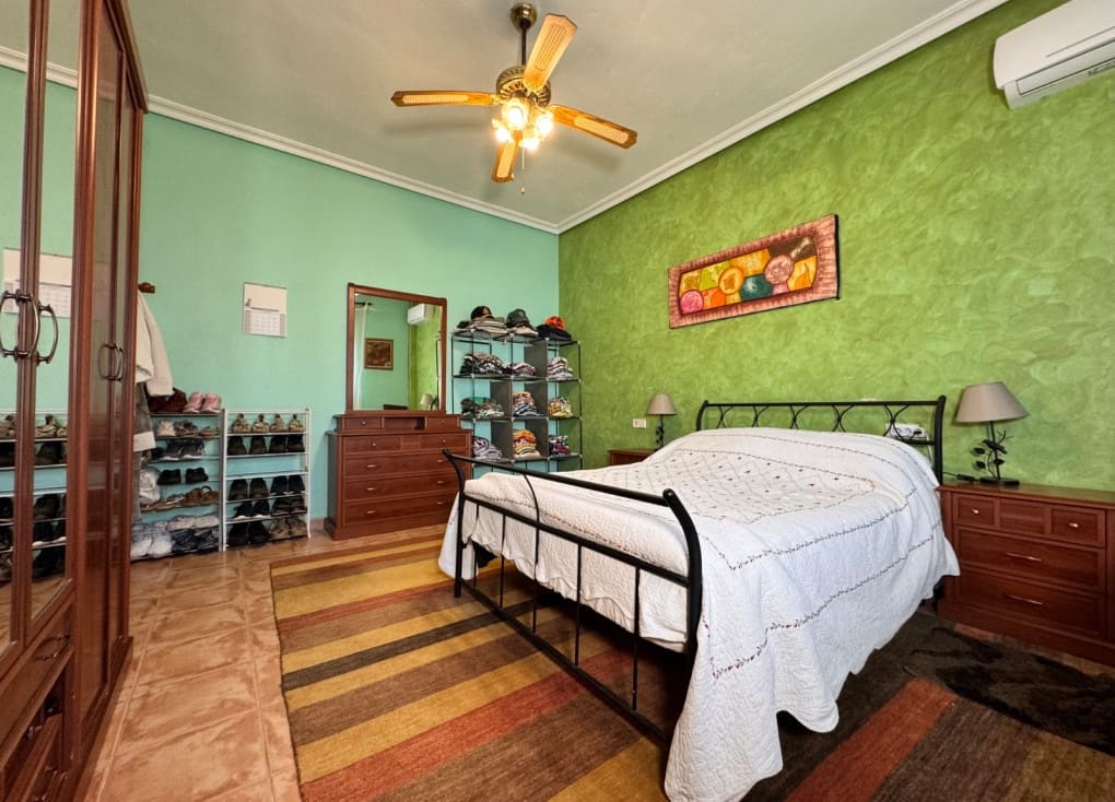 4 soveværelse Finca/Landehus til salg i Ojos med swimmingpool - € 220.000 (Ref: 9547185)