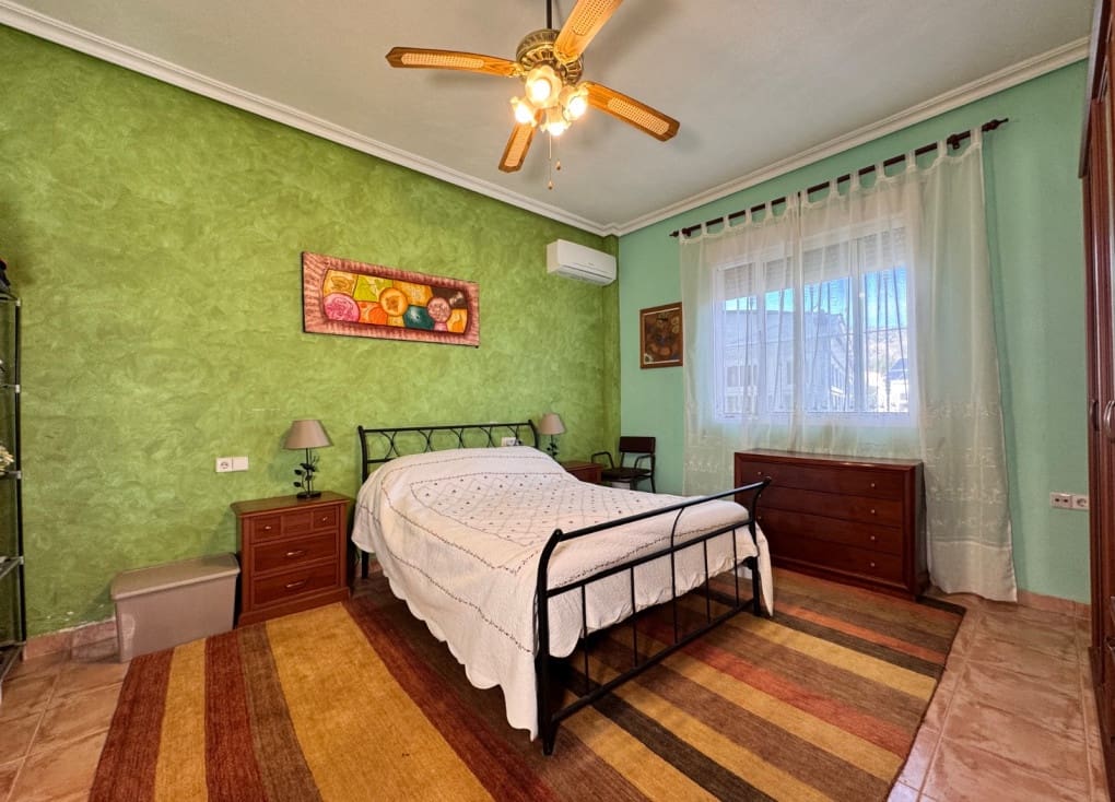 4 soveværelse Finca/Landehus til salg i Ojos med swimmingpool - € 220.000 (Ref: 9547185)