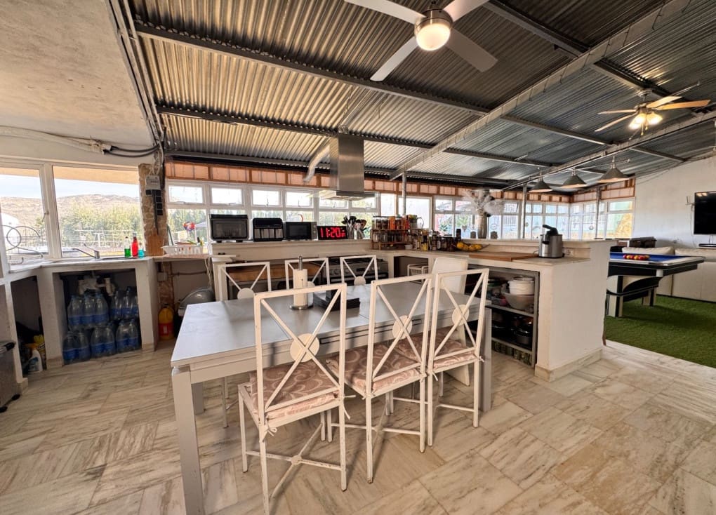 4 soveværelse Finca/Landehus til salg i Ojos med swimmingpool - € 220.000 (Ref: 9547185)