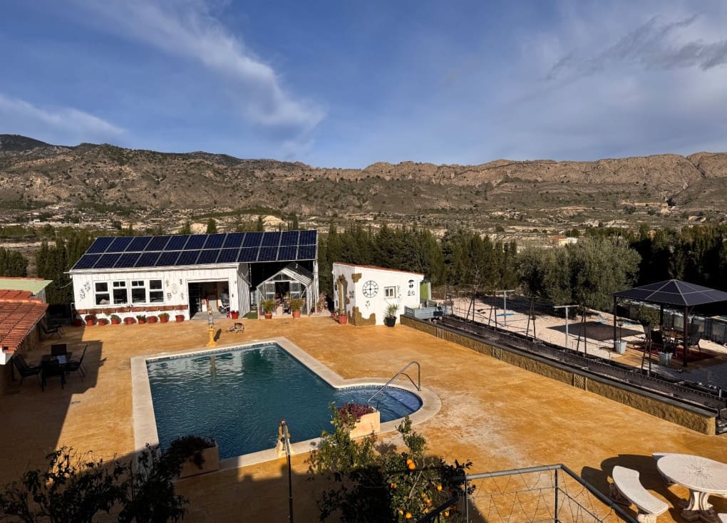 4 soveværelse Finca/Landehus til salg i Ojos med swimmingpool - € 220.000 (Ref: 9547185)