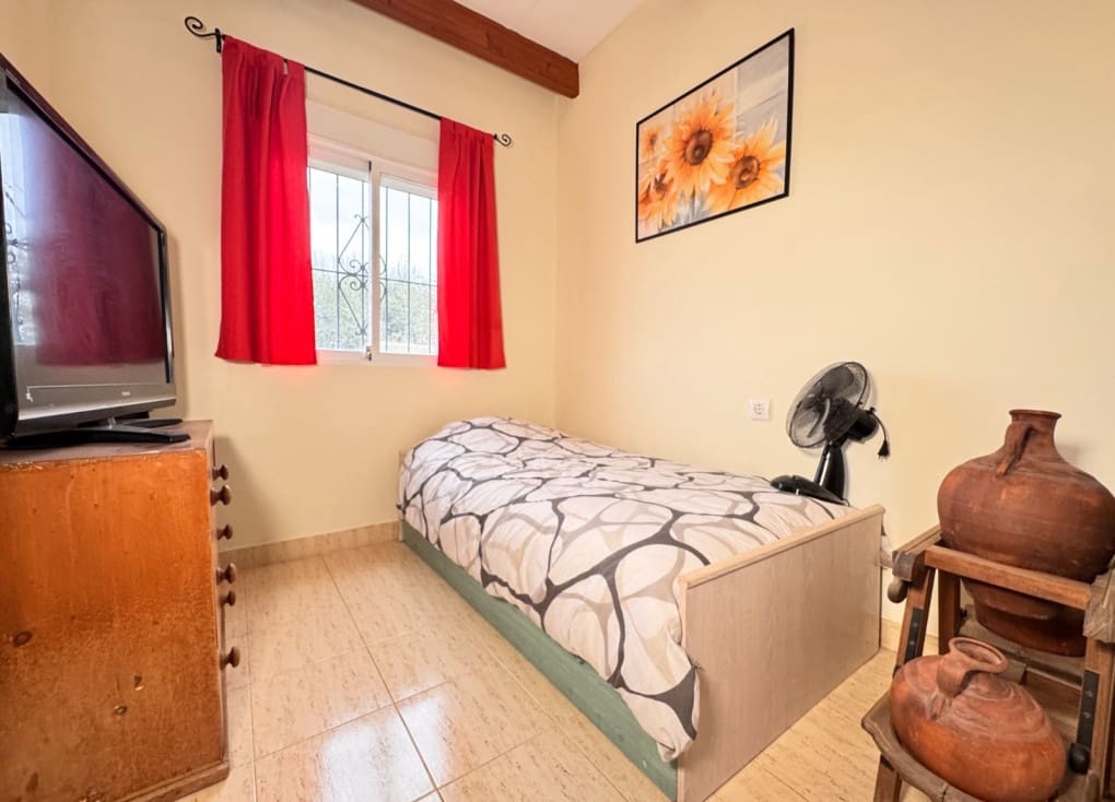 3 soveværelse Finca/Landehus til salg i Cieza med swimmingpool garage - € 195.000 (Ref: 9566795)