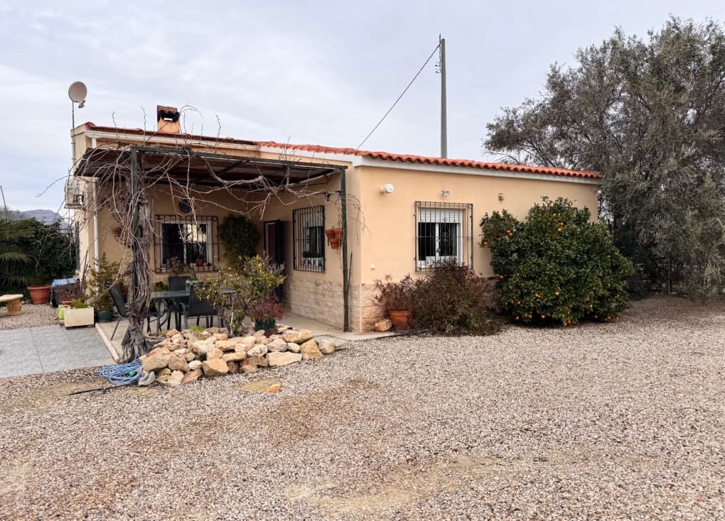3 soveværelse Finca/Landehus til salg i Cieza med swimmingpool garage - € 195.000 (Ref: 9566795)