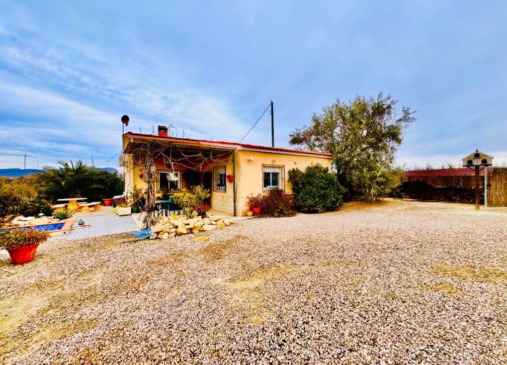 3 soveværelse Finca/Landehus til salg i Cieza med swimmingpool garage - € 195.000 (Ref: 9566795)