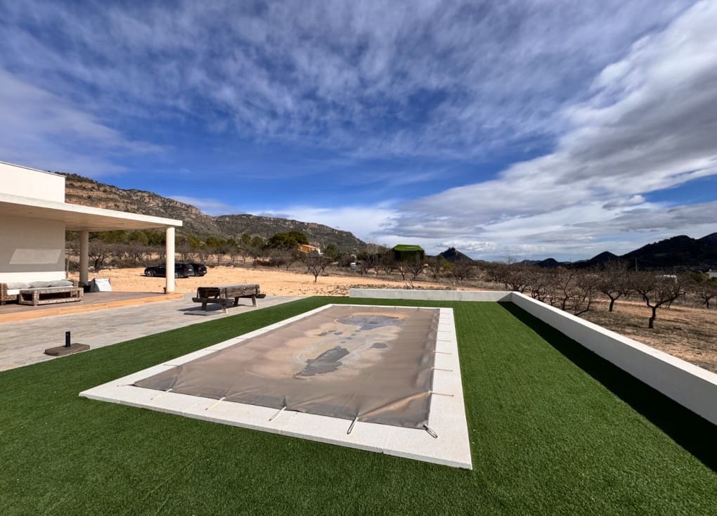 2 bedroom Villa for sale in Ricote with pool garage - € 220,000 (Ref: 9581379)