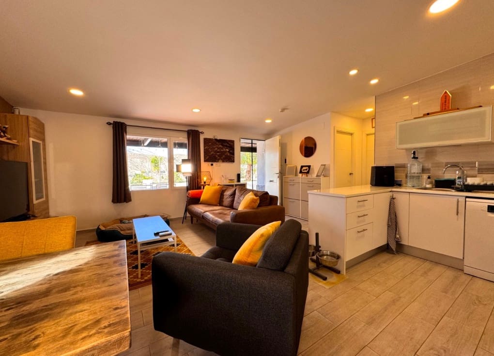 3 bedroom Villa for sale in Blanca with pool garage - € 199,000 (Ref: 9588039)