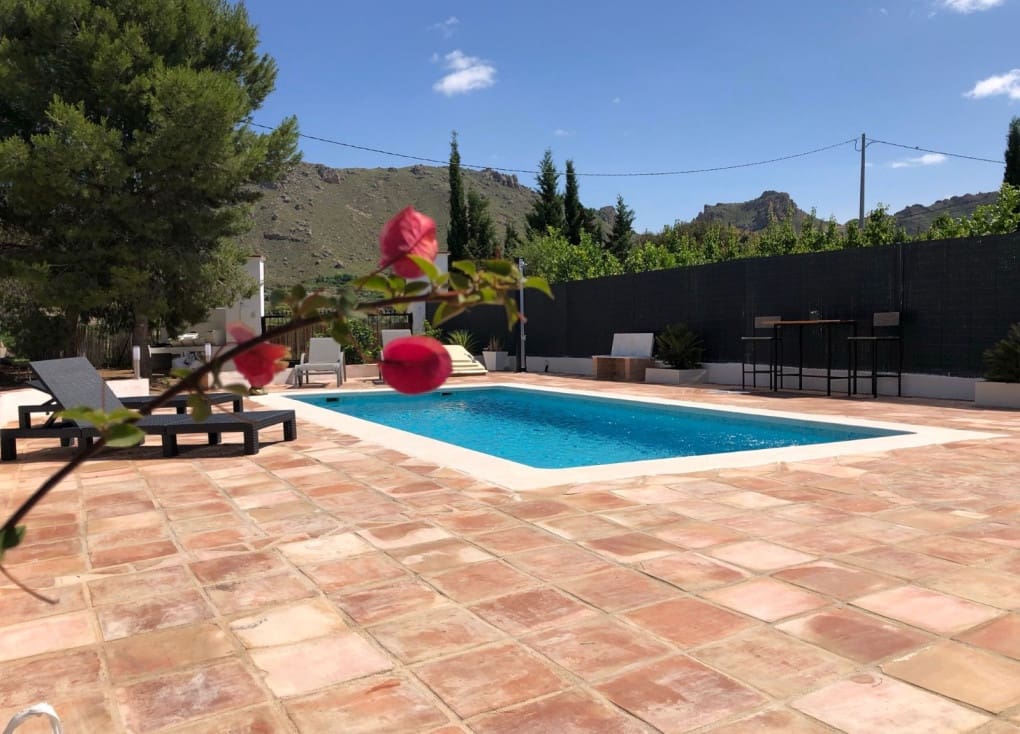 3 bedroom Villa for sale in Blanca with pool garage - € 199,000 (Ref: 9588039)