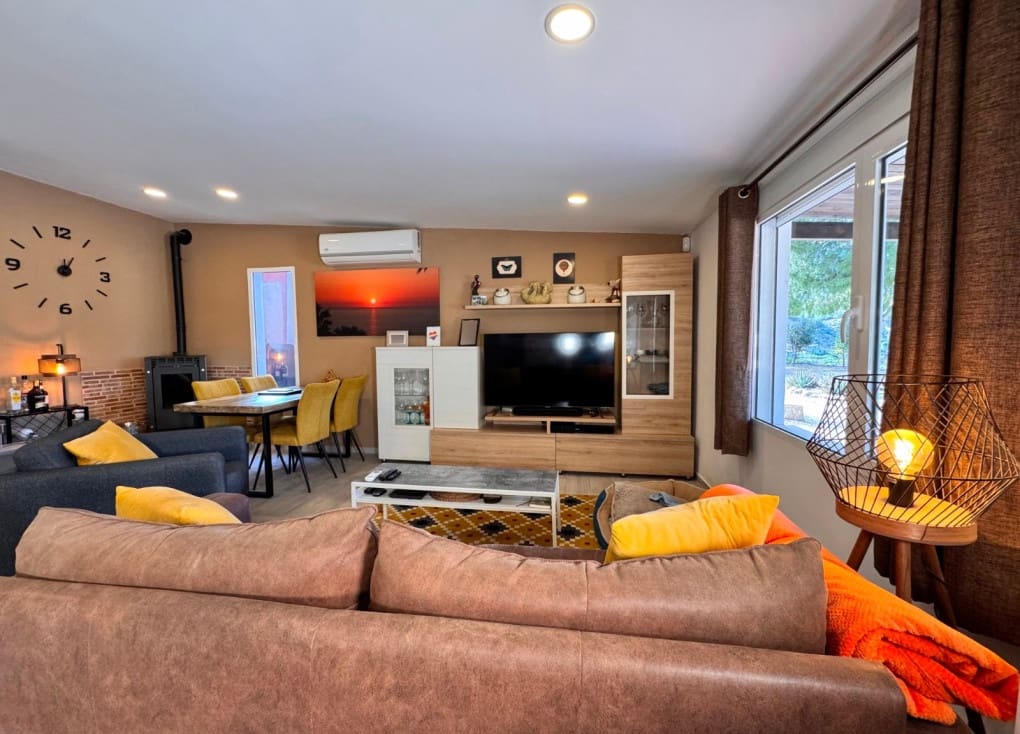 3 bedroom Villa for sale in Blanca with pool garage - € 199,000 (Ref: 9588039)