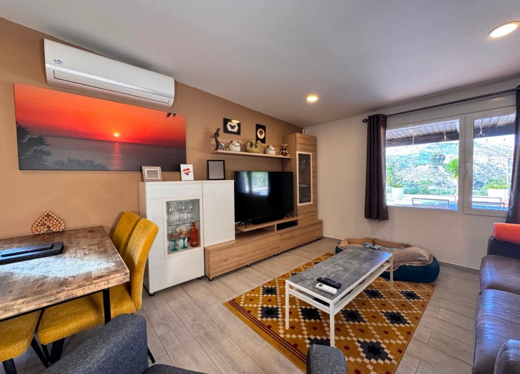 3 bedroom Villa for sale in Blanca with pool garage - € 199,000 (Ref: 9588039)