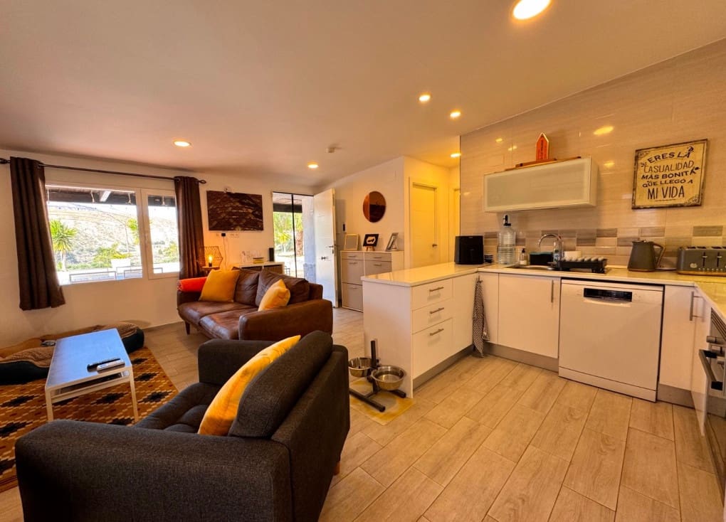 3 bedroom Villa for sale in Blanca with pool garage - € 199,000 (Ref: 9588039)