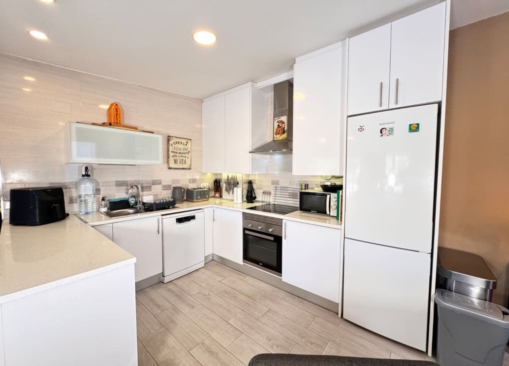 3 bedroom Villa for sale in Blanca with pool garage - € 199,000 (Ref: 9588039)