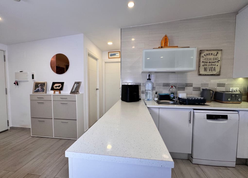 3 bedroom Villa for sale in Blanca with pool garage - € 199,000 (Ref: 9588039)