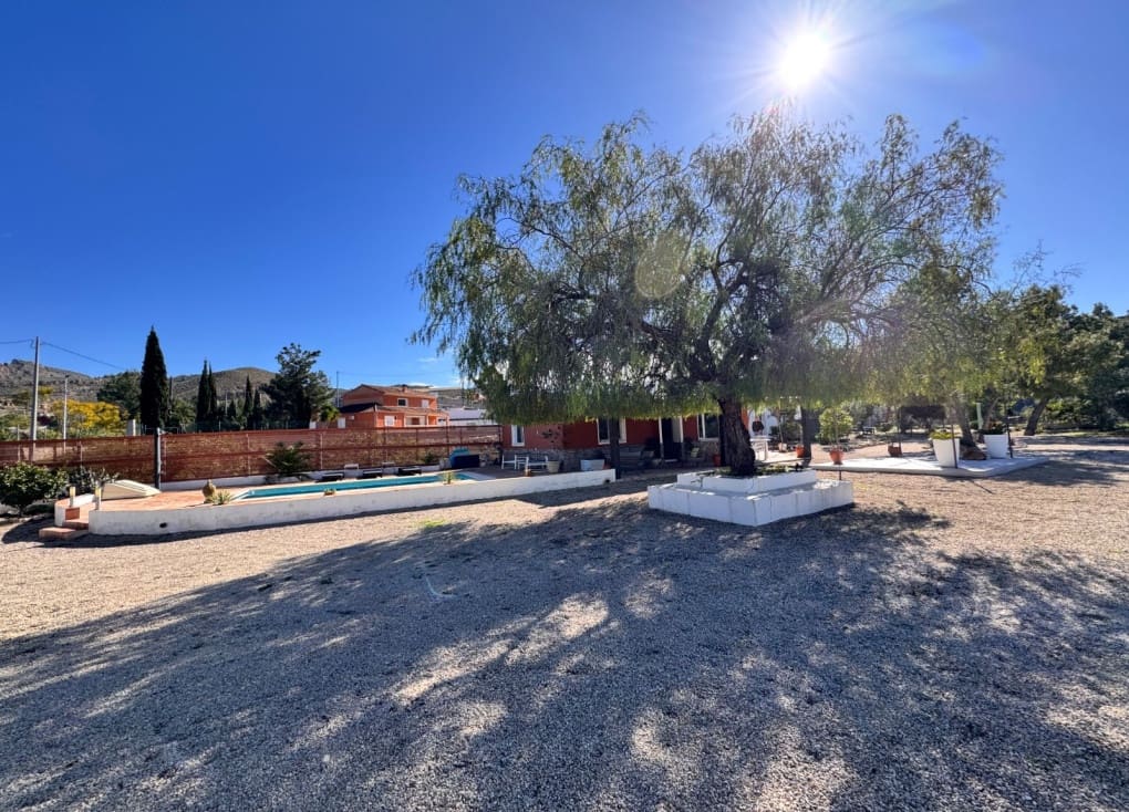 3 bedroom Villa for sale in Blanca with pool garage - € 199,000 (Ref: 9588039)