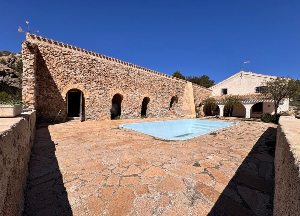 3 chambre Finca/Maison de Campagne à vendre à Cieza avec piscine garage - 300 000 € (Ref: 9714360)