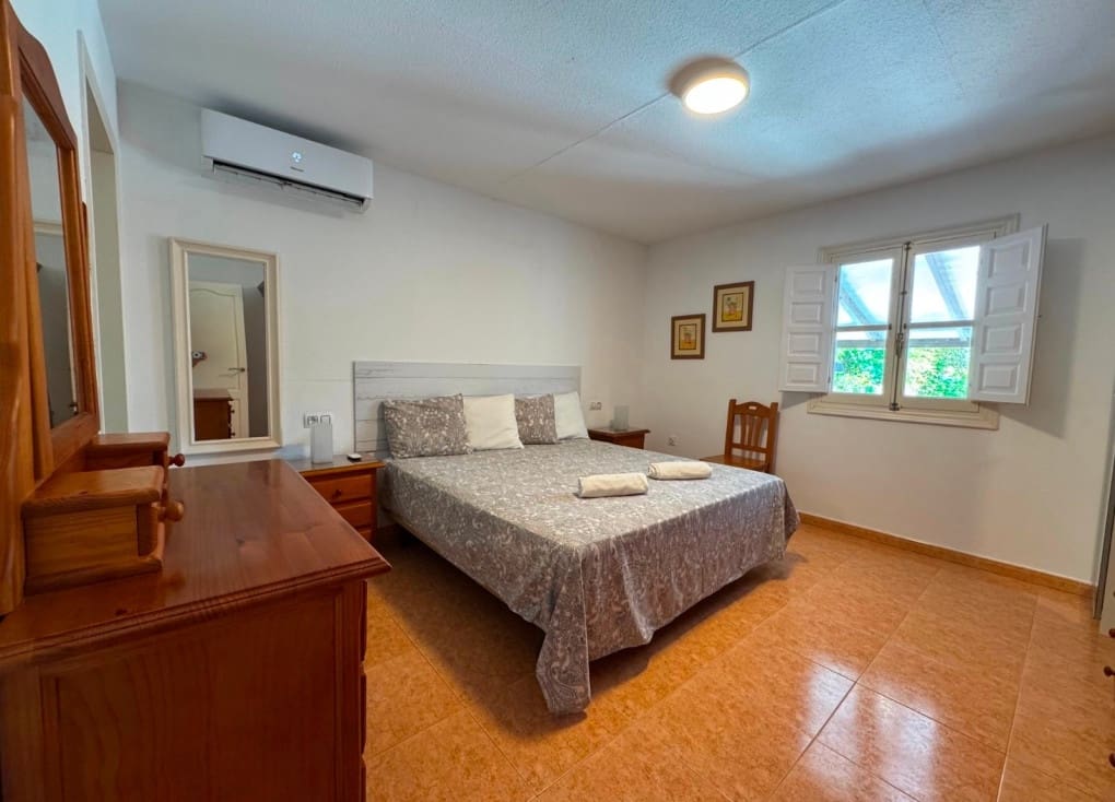 3 bedroom Villa for sale in Blanca with pool garage - € 175,000 (Ref: 9795150)