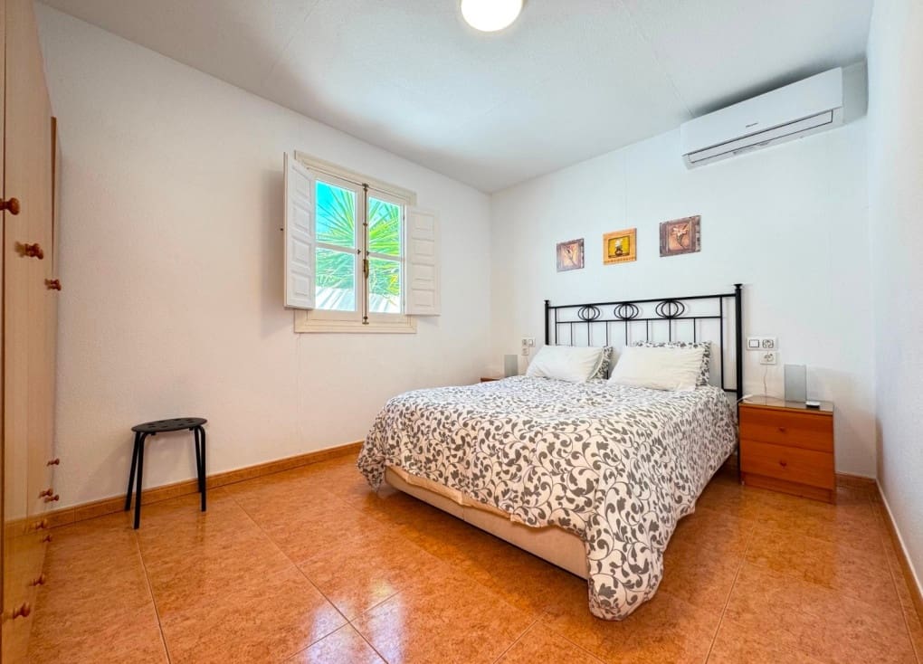 3 bedroom Villa for sale in Blanca with pool garage - € 175,000 (Ref: 9795150)