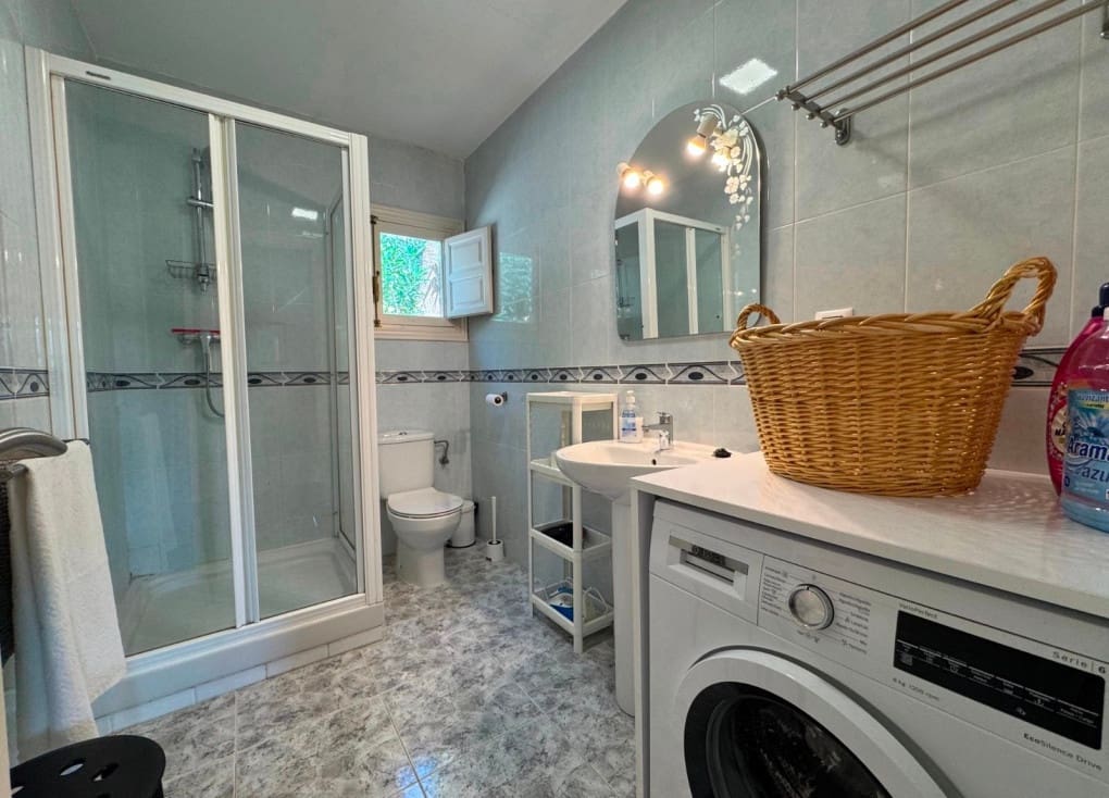 3 bedroom Villa for sale in Blanca with pool garage - € 175,000 (Ref: 9795150)