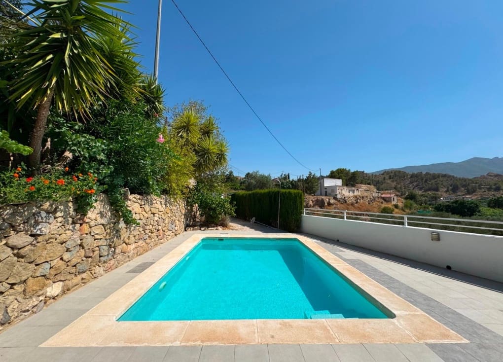 3 bedroom Villa for sale in Blanca with pool garage - € 175,000 (Ref: 9795150)