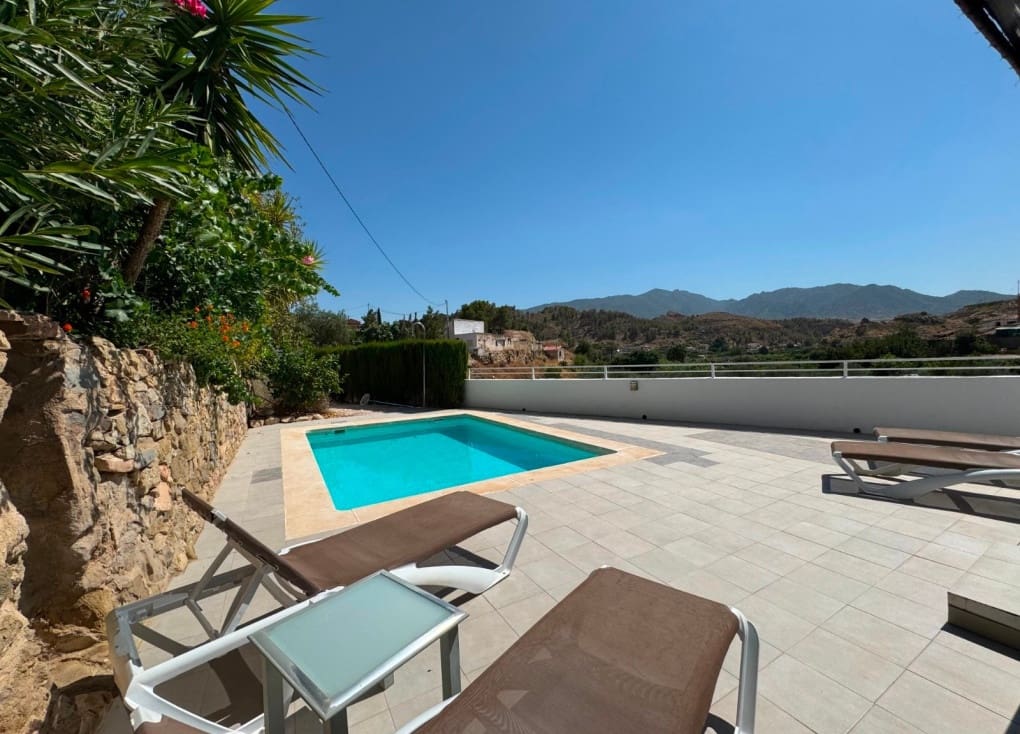 3 bedroom Villa for sale in Blanca with pool garage - € 175,000 (Ref: 9795150)