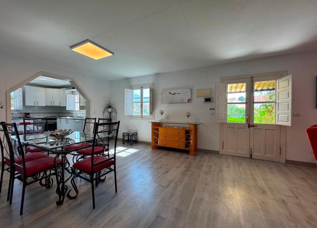 3 bedroom Villa for sale in Blanca with pool garage - € 175,000 (Ref: 9795150)