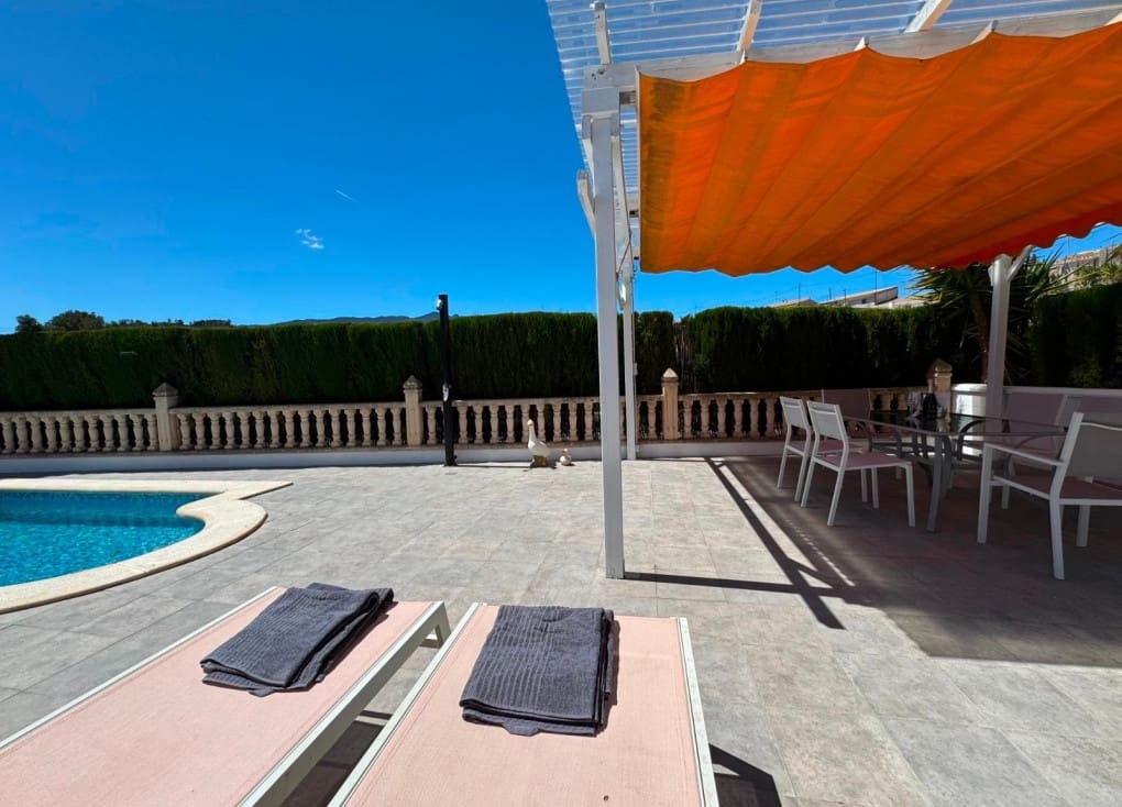 Chalet de 3 habitaciones en Blanca en venta con piscina garaje - 195.000 € (Ref: 9797633)