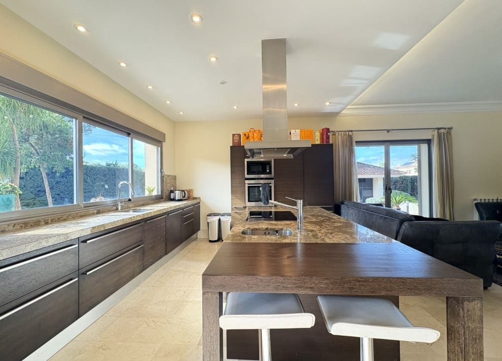 5 bedroom Villa for sale in La Alcayna with pool - € 1,300,000 (Ref: 9836791)