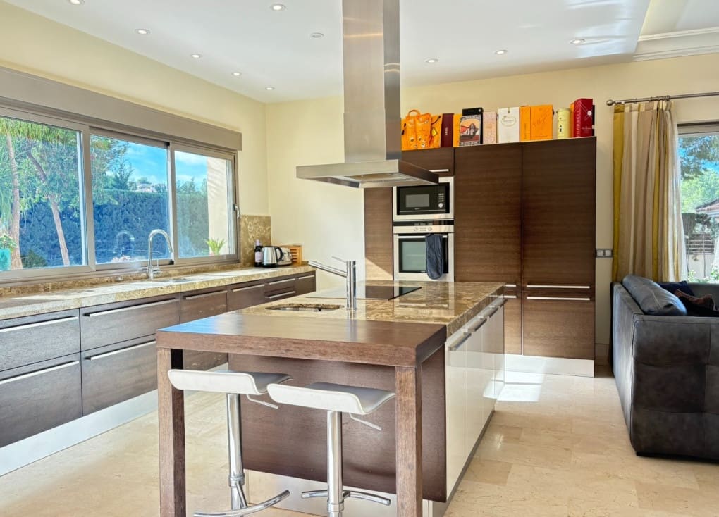 5 bedroom Villa for sale in La Alcayna with pool - € 1,300,000 (Ref: 9836791)