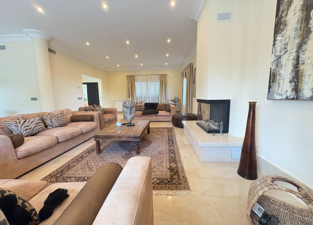 5 bedroom Villa for sale in La Alcayna with pool - € 1,300,000 (Ref: 9836791)