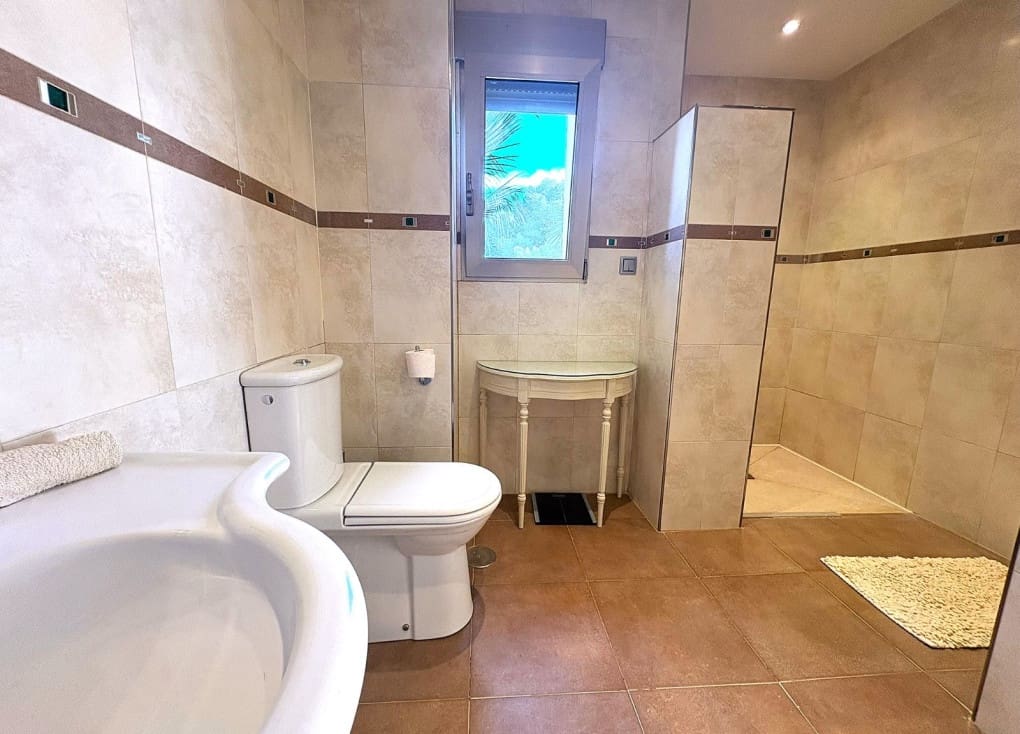 5 bedroom Villa for sale in La Alcayna with pool - € 1,300,000 (Ref: 9836791)