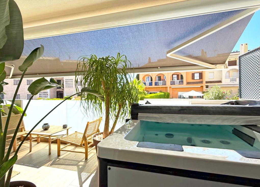 3 makuuhuone Huoneisto myytävänä paikassa Cabo de Palos mukana uima-altaan - 498 000 € (Ref: 9836792)