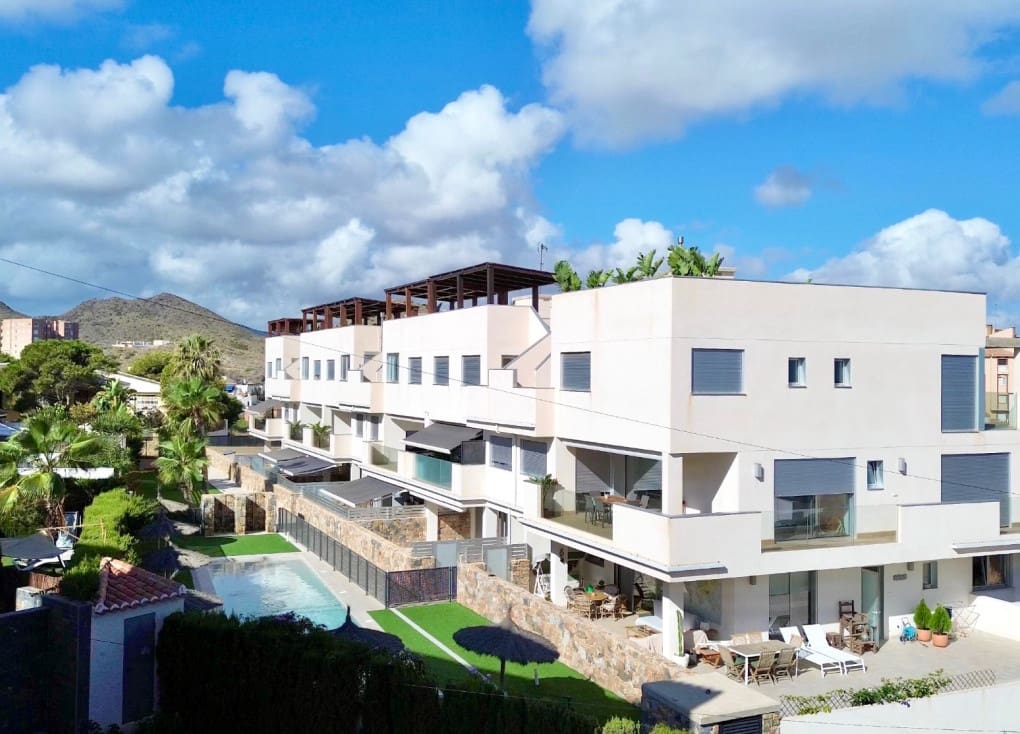 3 makuuhuone Huoneisto myytävänä paikassa Cabo de Palos mukana uima-altaan - 498 000 € (Ref: 9836792)