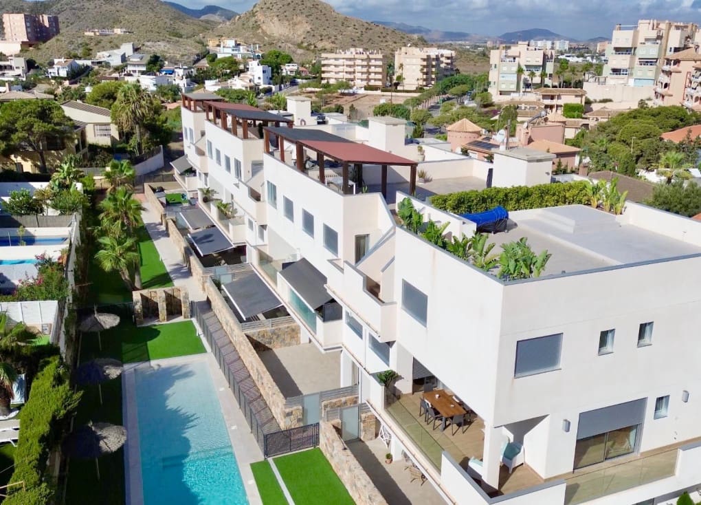 3 makuuhuone Huoneisto myytävänä paikassa Cabo de Palos mukana uima-altaan - 498 000 € (Ref: 9836792)