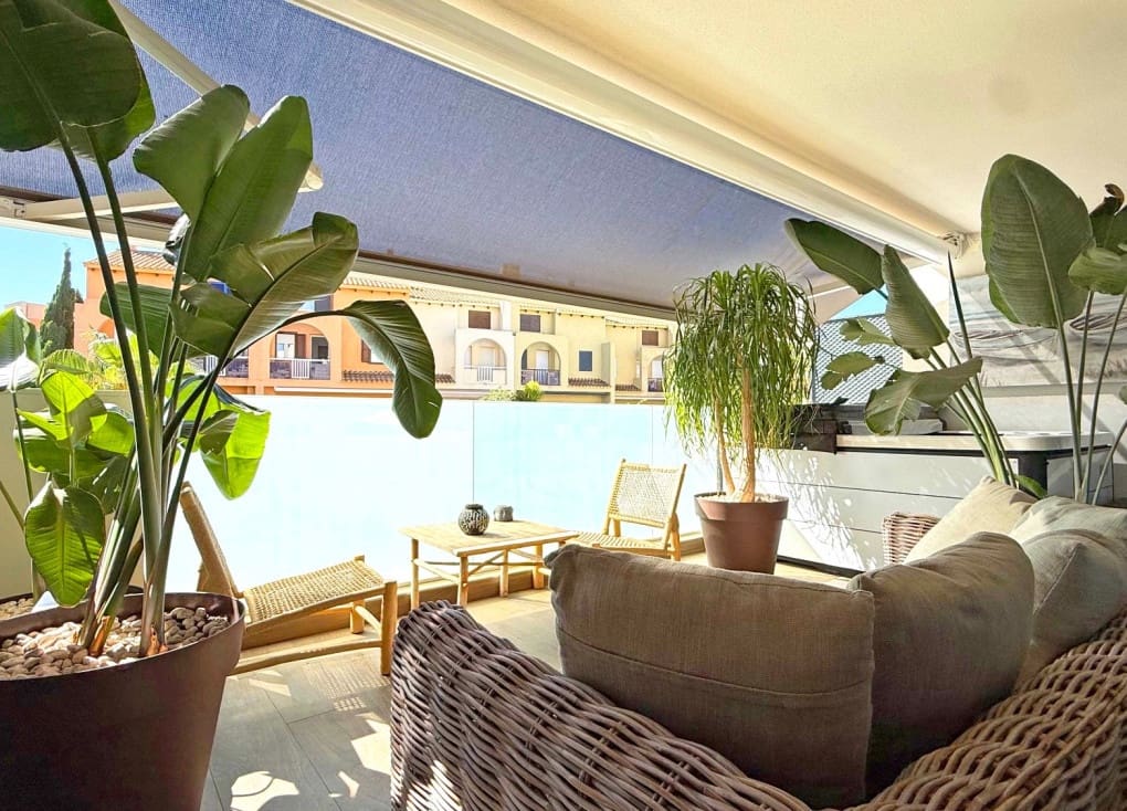 3 makuuhuone Huoneisto myytävänä paikassa Cabo de Palos mukana uima-altaan - 498 000 € (Ref: 9836792)