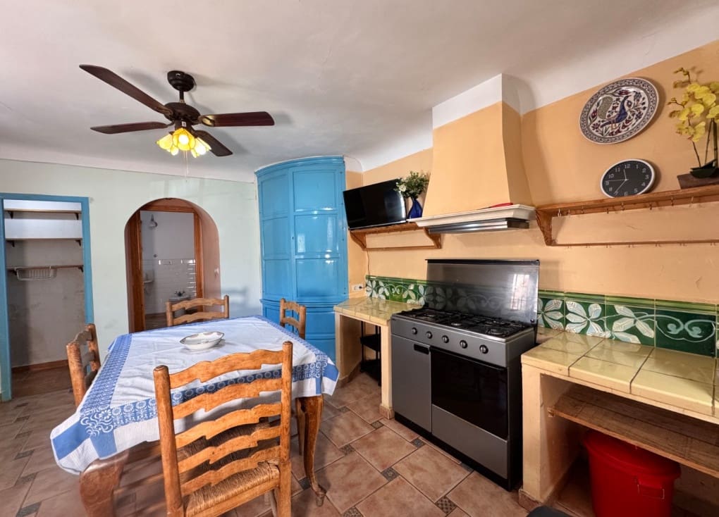 5 bedroom Finca/Country House for sale in Blanca with pool garage - € 290,000 (Ref: 9862380)