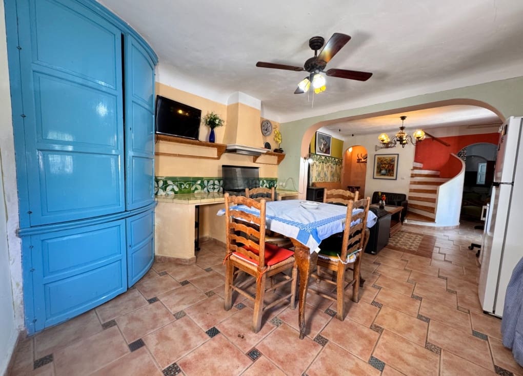 5 bedroom Finca/Country House for sale in Blanca with pool garage - € 290,000 (Ref: 9862380)