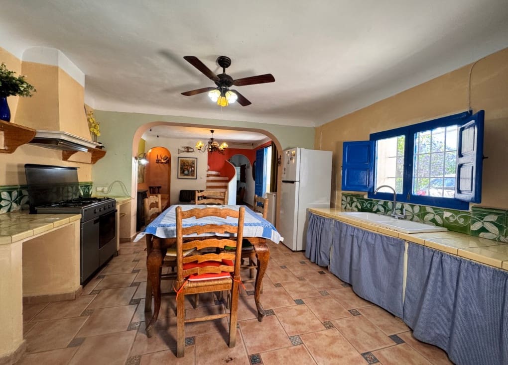 5 bedroom Finca/Country House for sale in Blanca with pool garage - € 290,000 (Ref: 9862380)