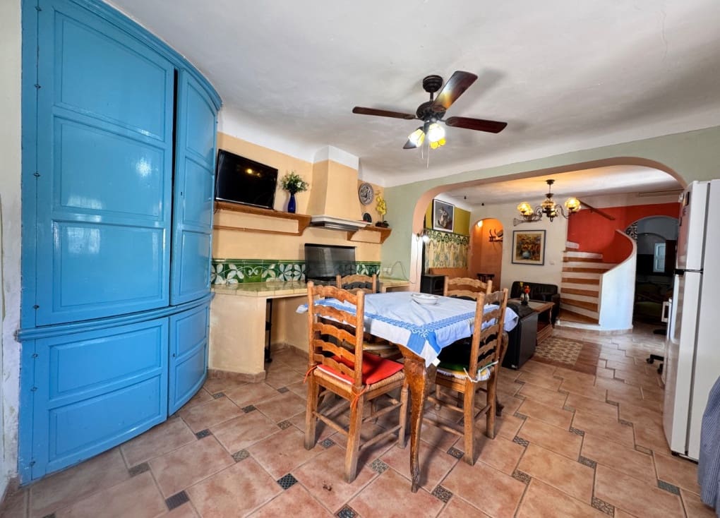 5 bedroom Finca/Country House for sale in Blanca with pool garage - € 290,000 (Ref: 9862380)