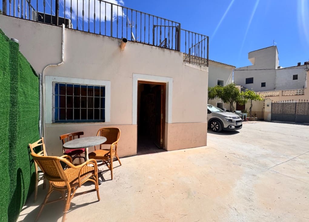 5 bedroom Finca/Country House for sale in Blanca with pool garage - € 290,000 (Ref: 9862380)