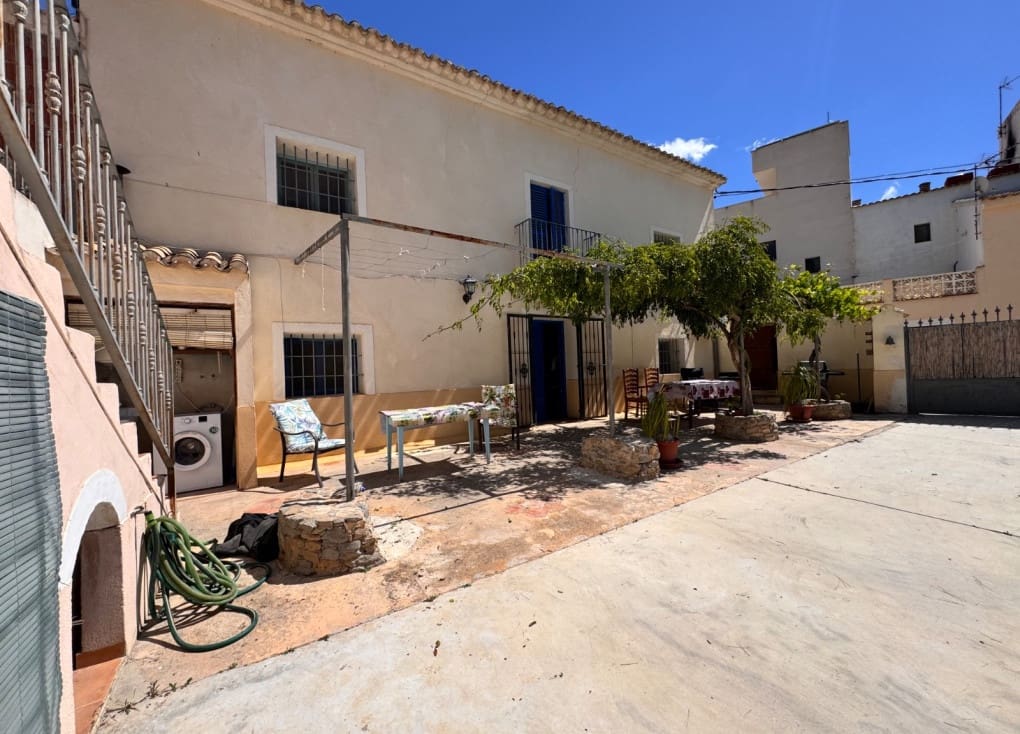 5 bedroom Finca/Country House for sale in Blanca with pool garage - € 290,000 (Ref: 9862380)