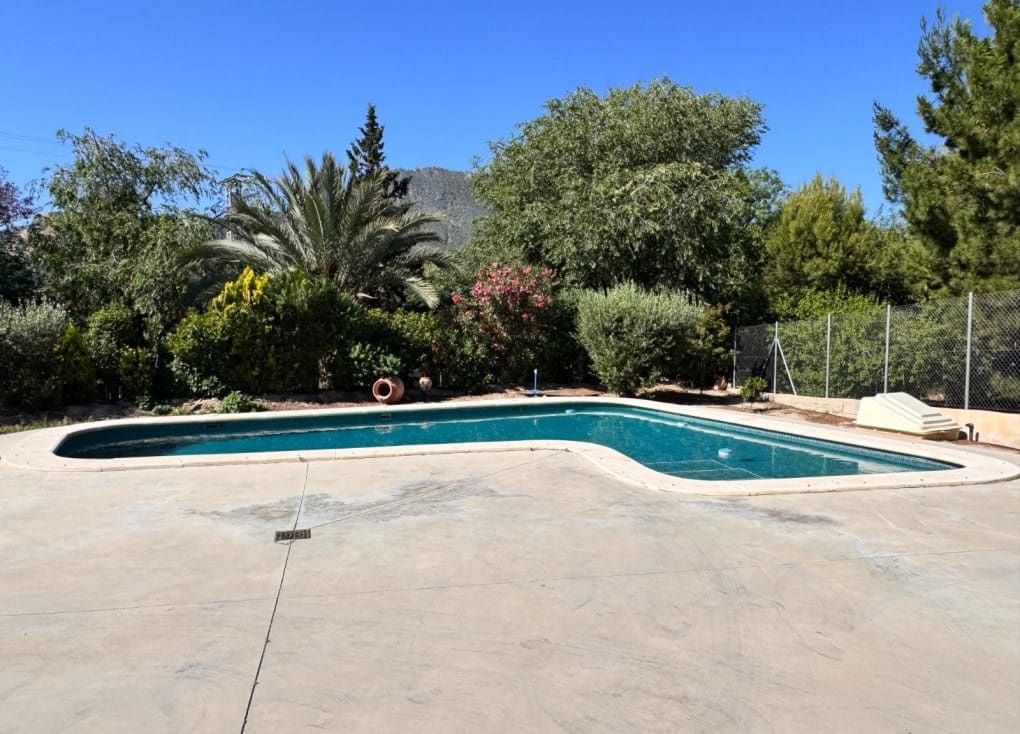 5 bedroom Finca/Country House for sale in Blanca with pool garage - € 290,000 (Ref: 9862380)